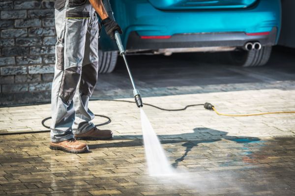 Cost of Driveway Pressure Washing in Yakima
