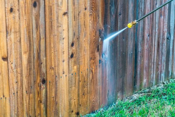 Fence Pressure Washing in Yakima