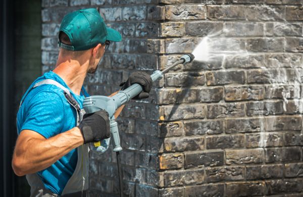 Commercial Building Washing in Yakima