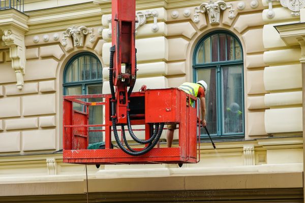 Building Pressure Washing in Yakima