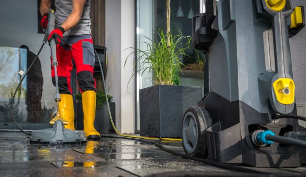 Commercial Pressure Cleaning in Yakima