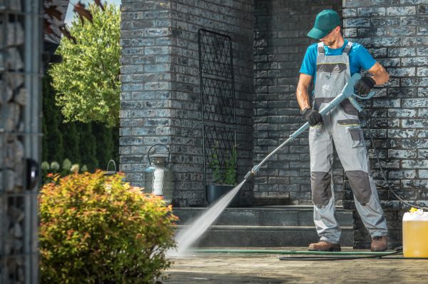 Outside House Cleaning in Yakima