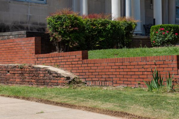 Retaining Wall Cleaning in Yakima