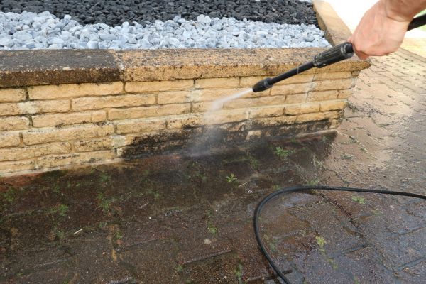 Retaining Wall Power Washing in Yakima